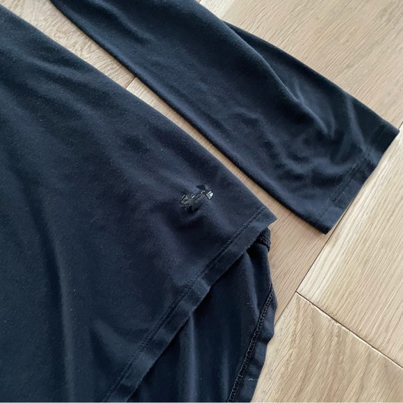 UA Women’s Long Sleeve Cut Out Athletic Top - Picture 4 of 6